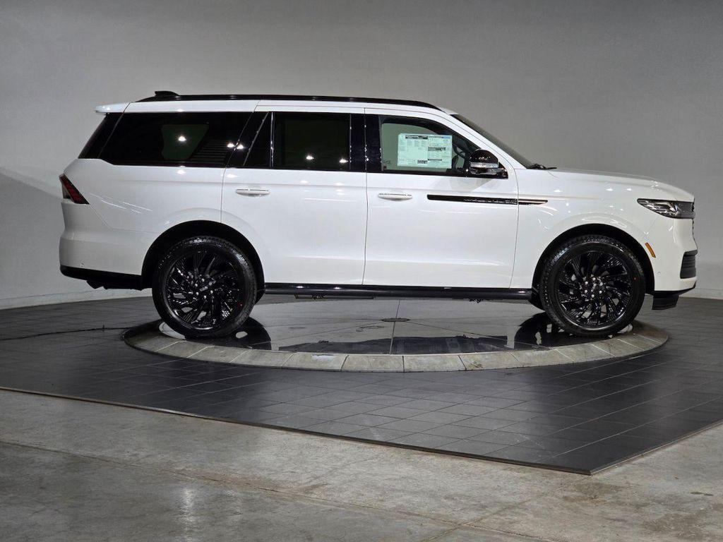new 2025 Lincoln Navigator car, priced at $103,180