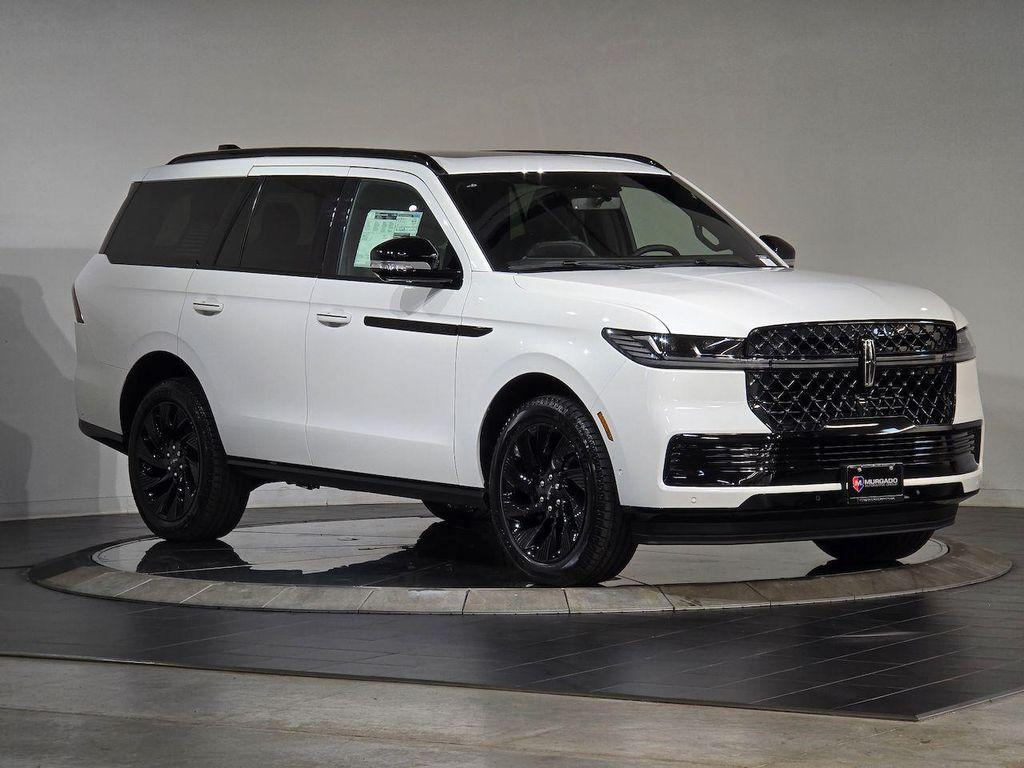 new 2025 Lincoln Navigator car, priced at $103,180