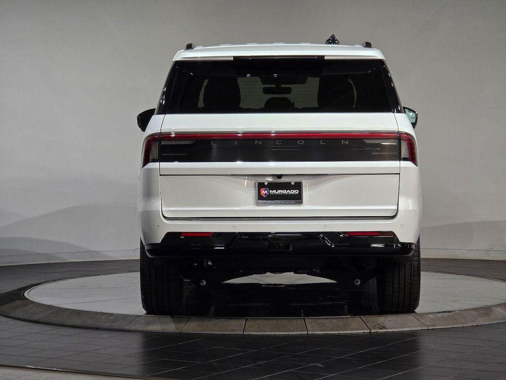 new 2025 Lincoln Navigator car, priced at $103,180