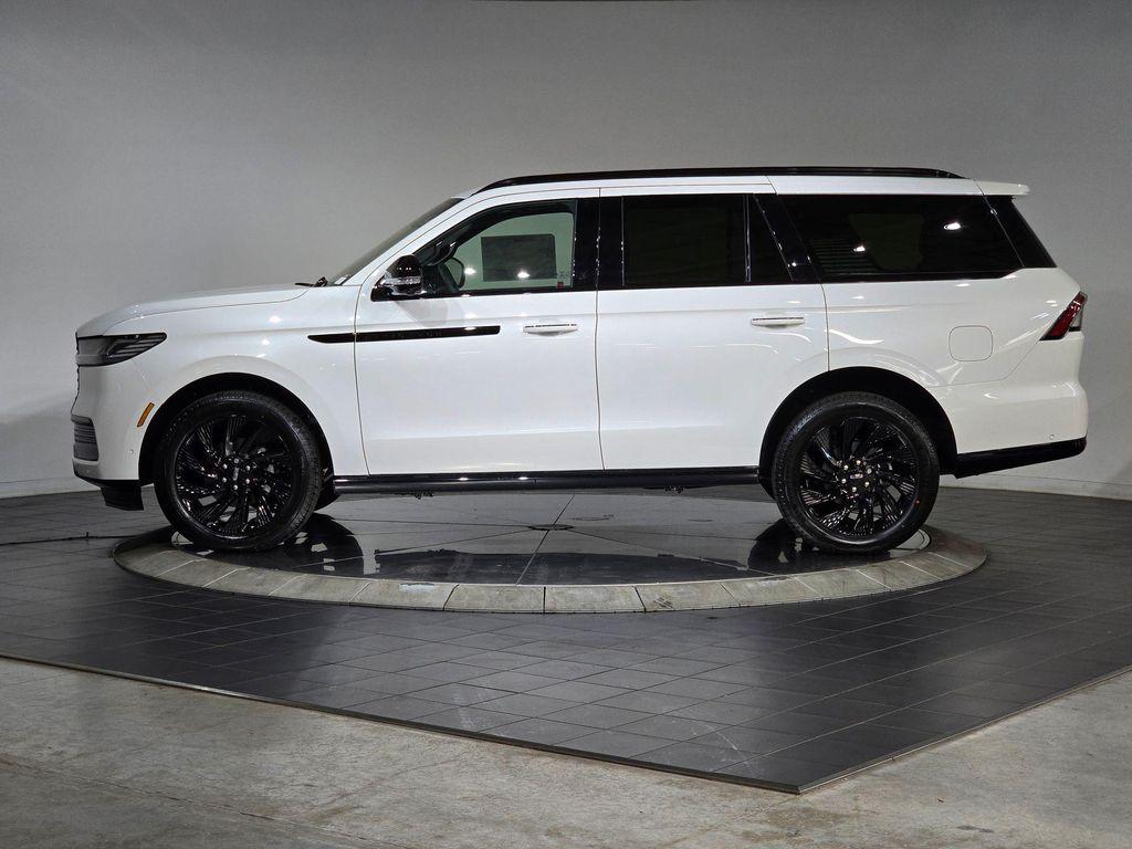 new 2025 Lincoln Navigator car, priced at $102,567