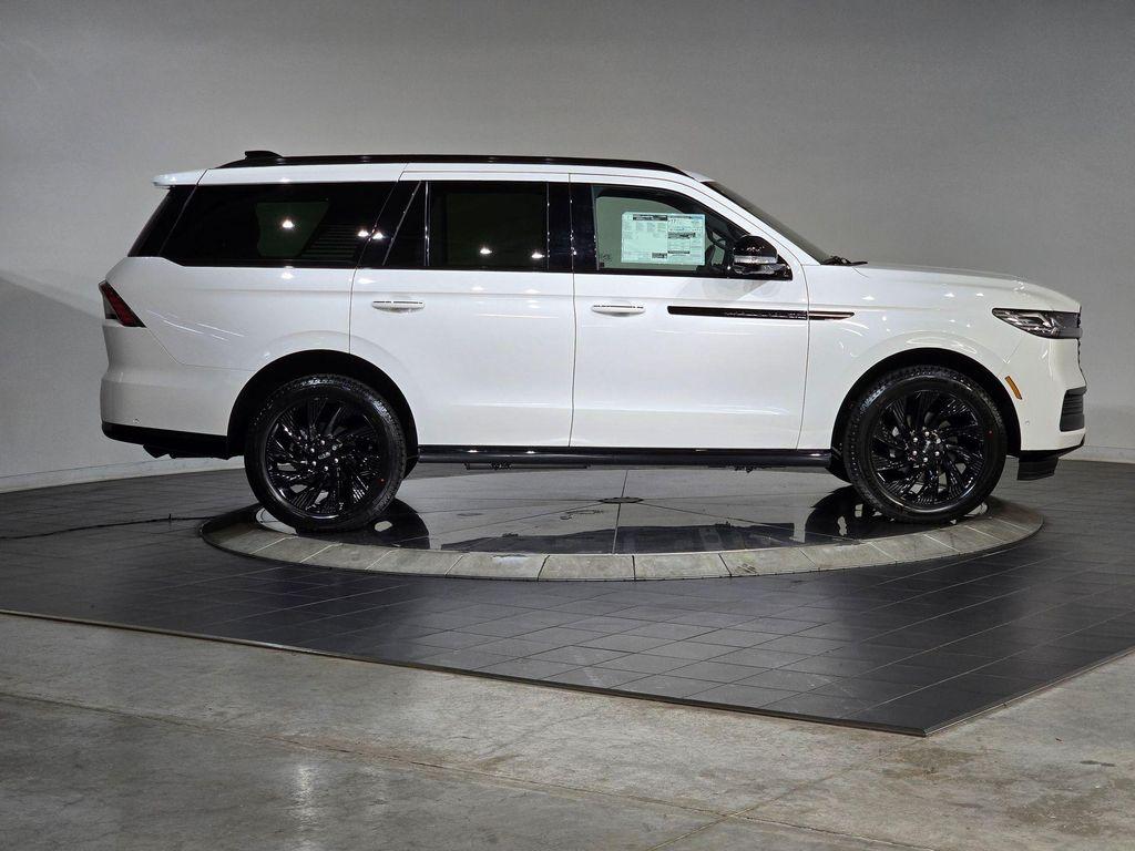 new 2025 Lincoln Navigator car, priced at $102,567