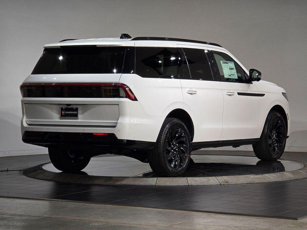 new 2025 Lincoln Navigator car, priced at $102,567