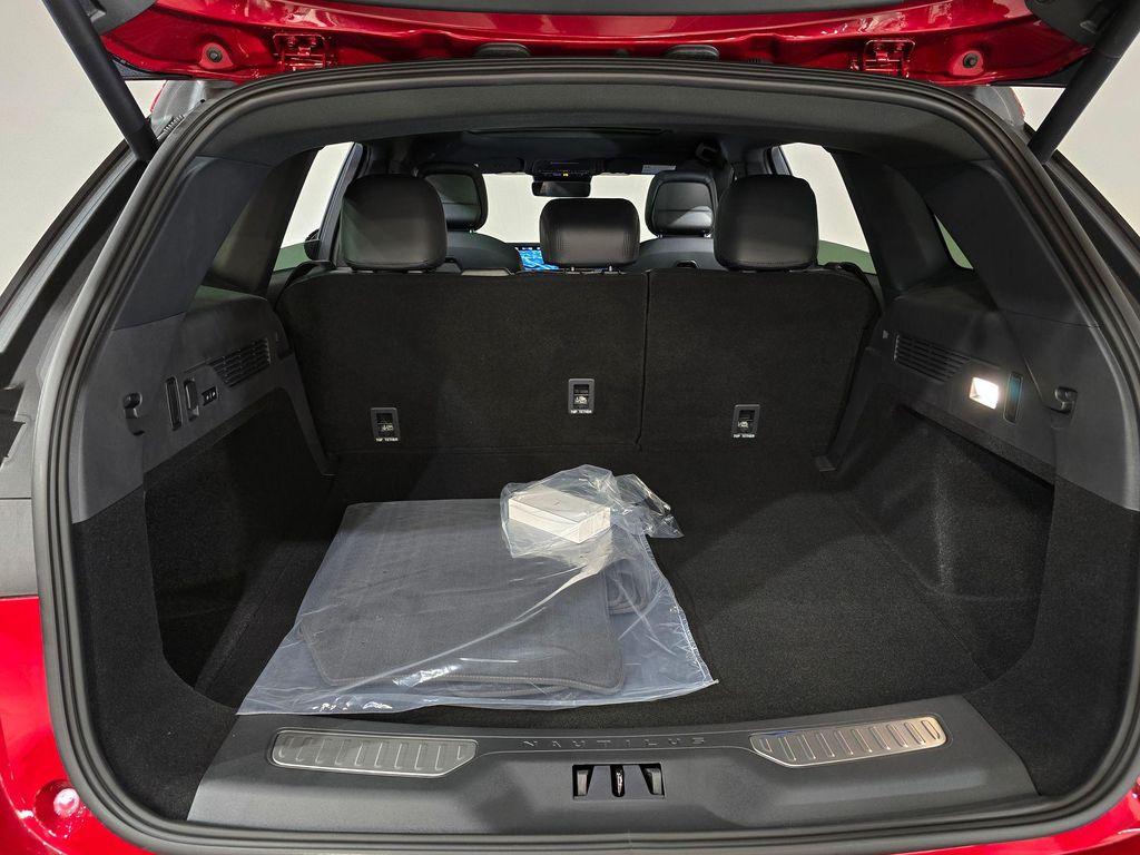 new 2025 Lincoln Nautilus car, priced at $61,800