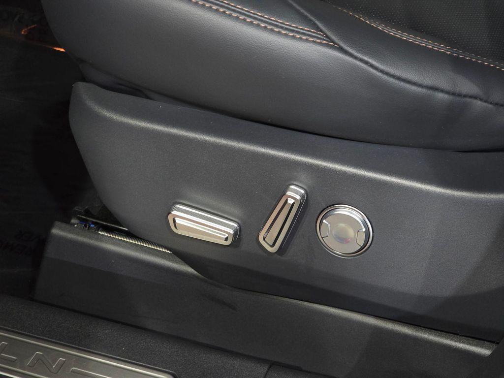 new 2025 Lincoln Nautilus car, priced at $61,800