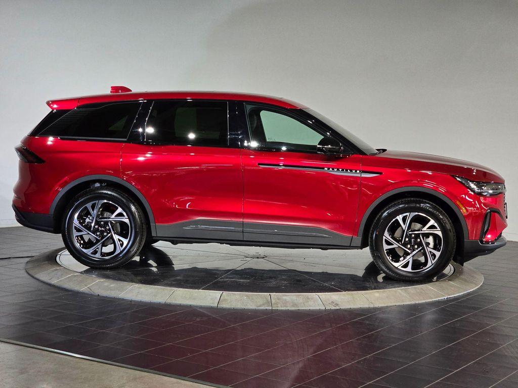 new 2025 Lincoln Nautilus car, priced at $61,800