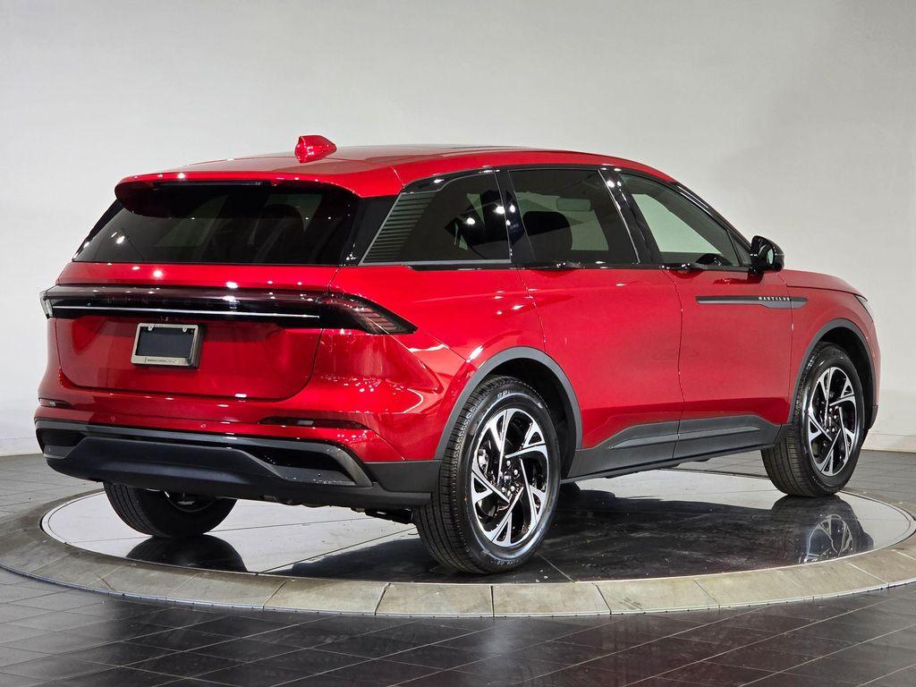 new 2025 Lincoln Nautilus car, priced at $61,800