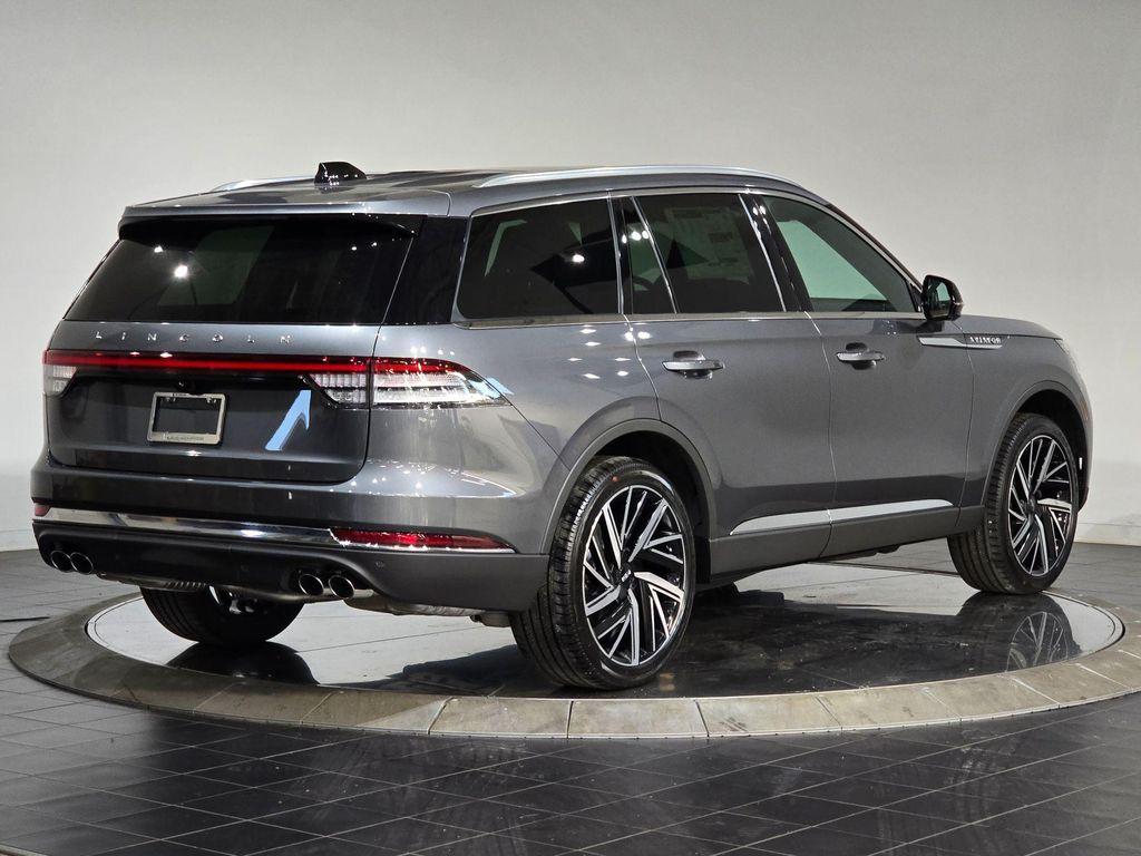 new 2025 Lincoln Aviator car, priced at $72,725