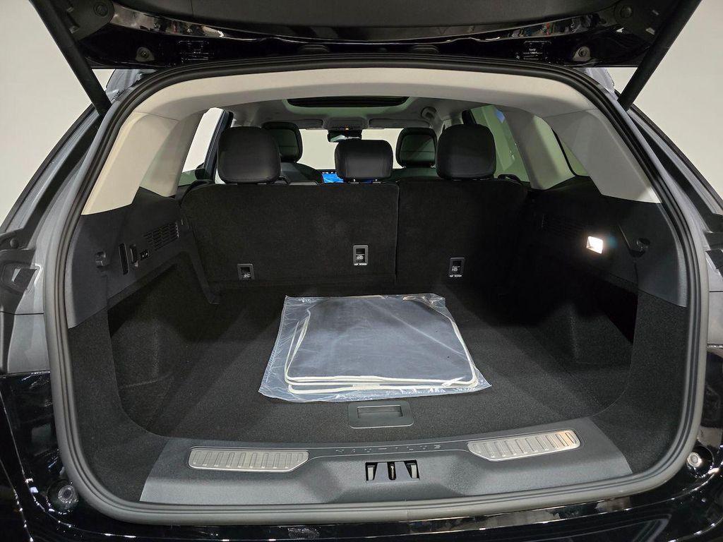 new 2025 Lincoln Nautilus car, priced at $61,017