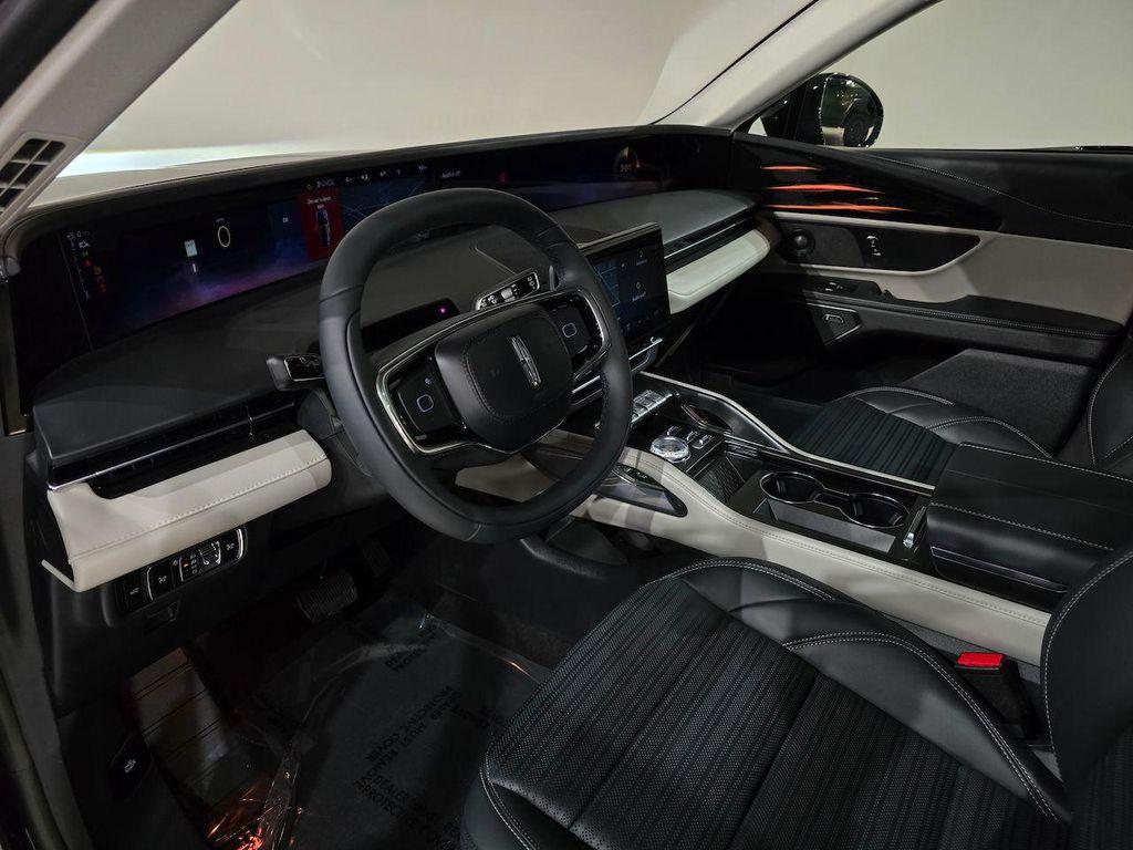 new 2025 Lincoln Nautilus car, priced at $61,017