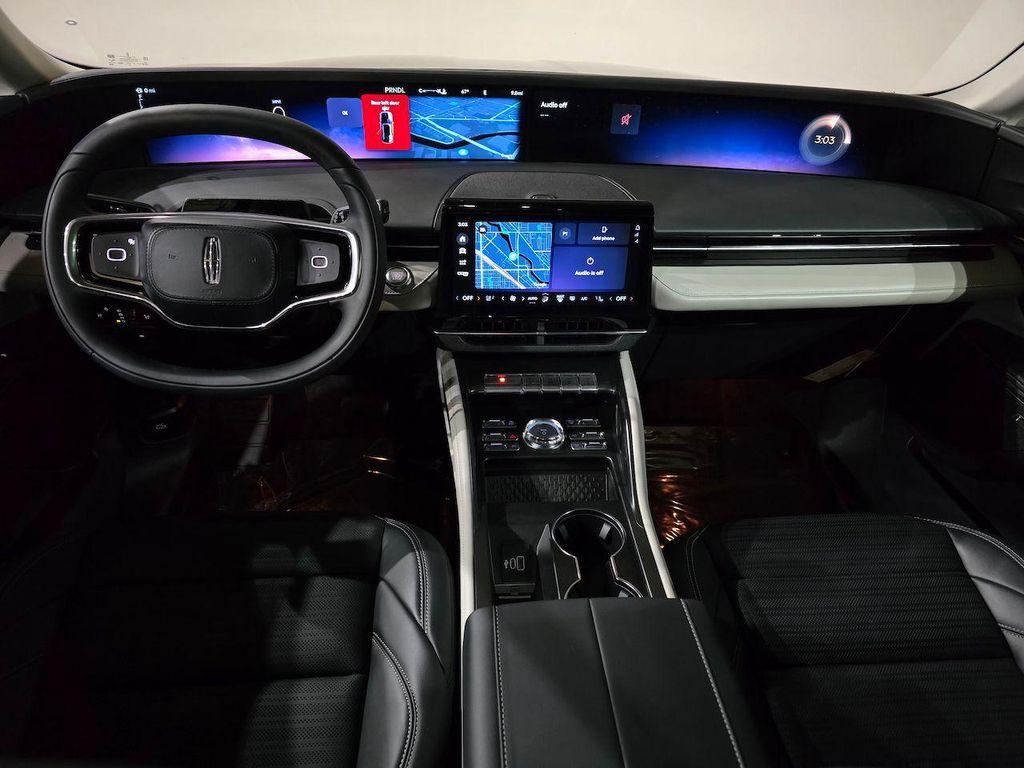 new 2025 Lincoln Nautilus car, priced at $61,017