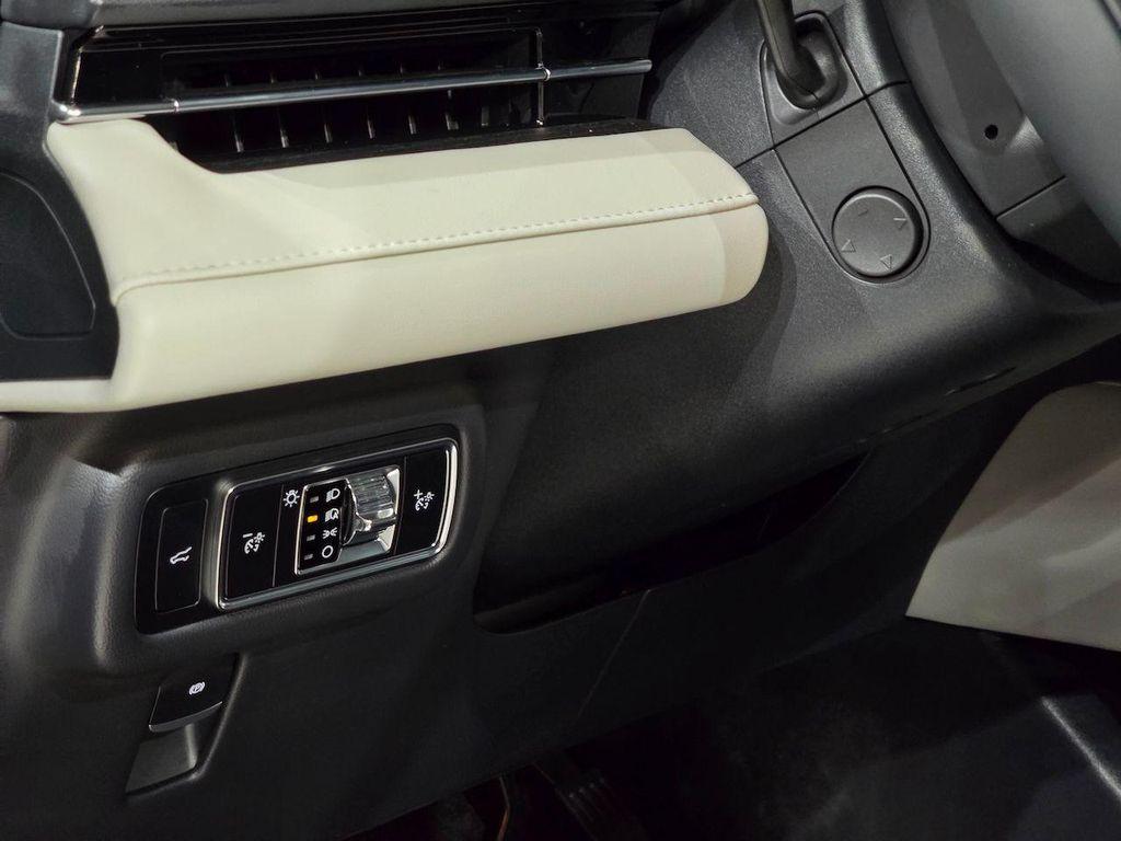 new 2025 Lincoln Nautilus car, priced at $61,017
