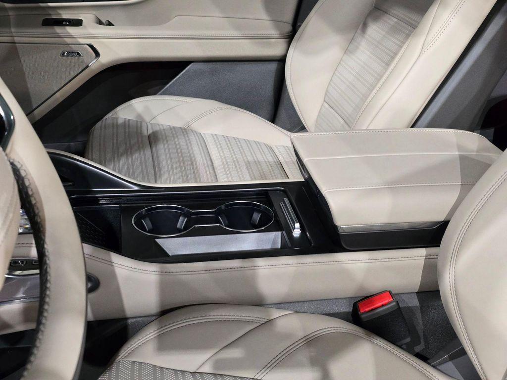 new 2025 Lincoln Nautilus car, priced at $62,073