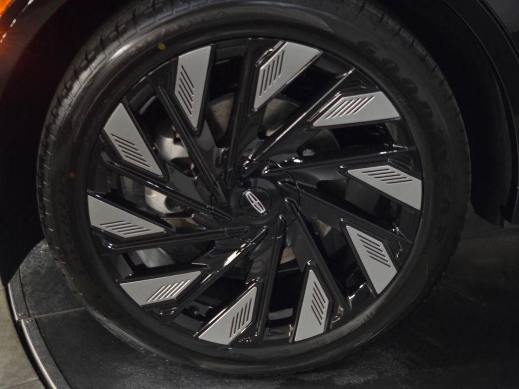 new 2025 Lincoln Nautilus car, priced at $65,183