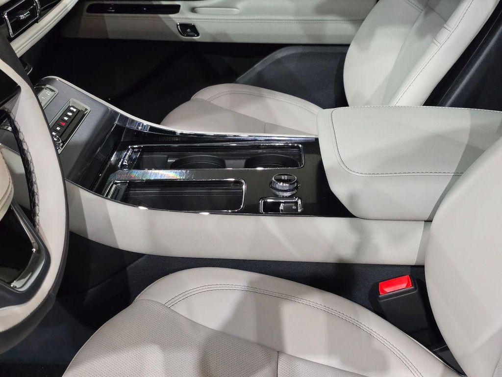 new 2025 Lincoln Aviator car, priced at $58,377