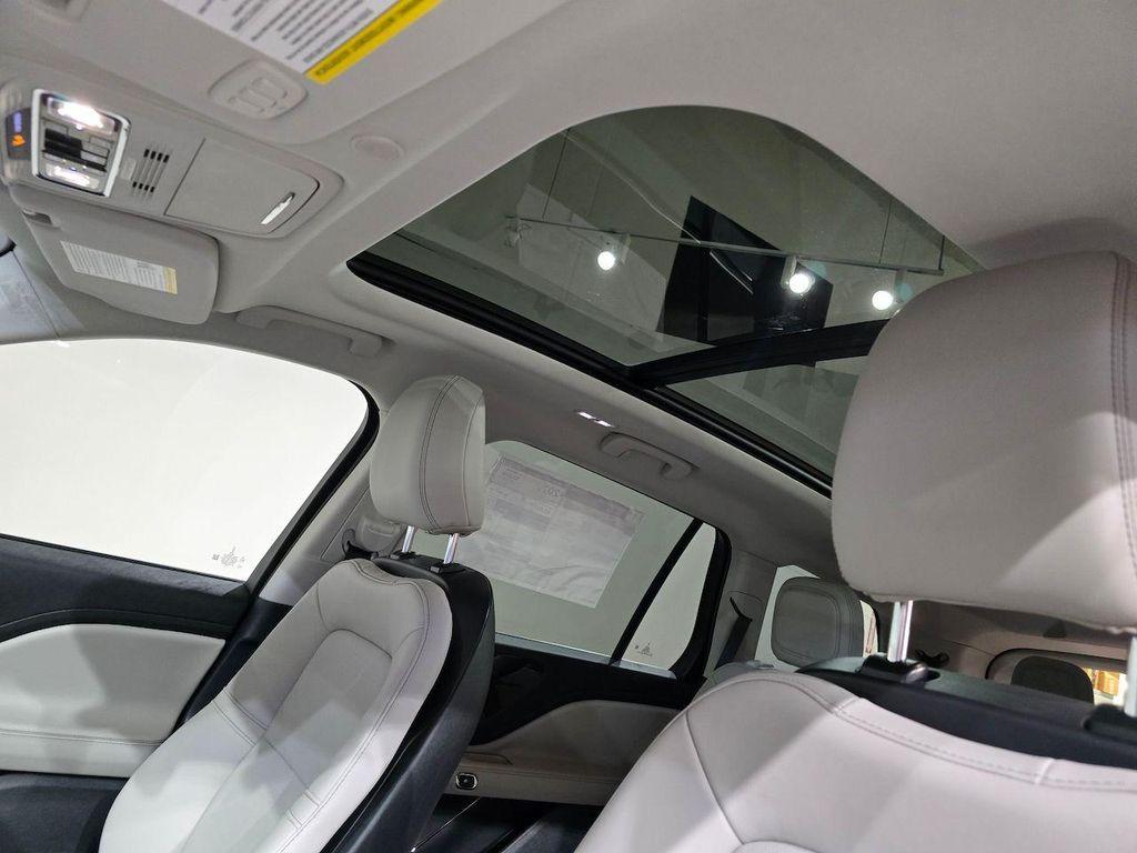 new 2025 Lincoln Aviator car, priced at $58,377