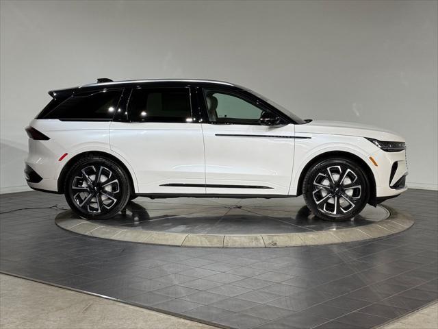 new 2025 Lincoln Nautilus car, priced at $67,334