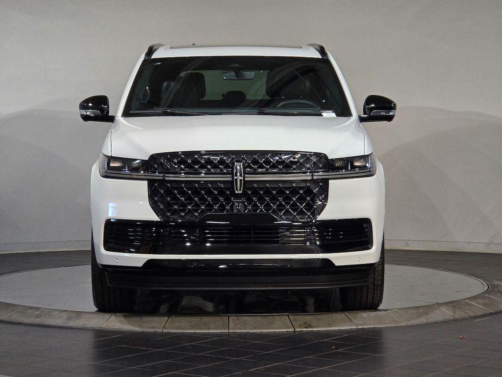 new 2025 Lincoln Navigator car, priced at $105,615