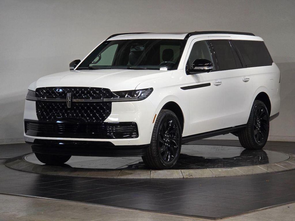 new 2025 Lincoln Navigator car, priced at $105,715