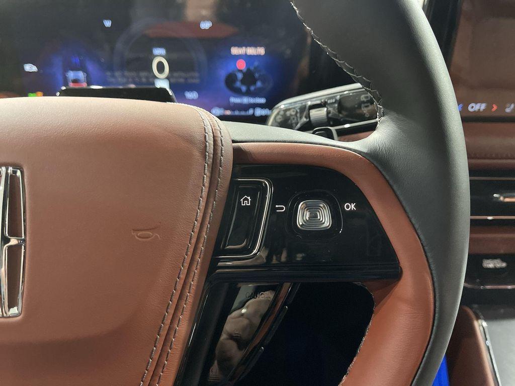 new 2025 Lincoln Aviator car, priced at $70,877