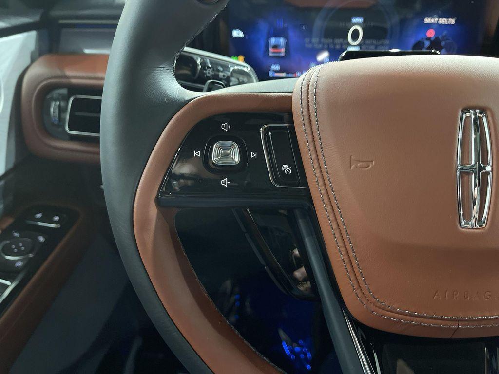 new 2025 Lincoln Aviator car, priced at $70,877