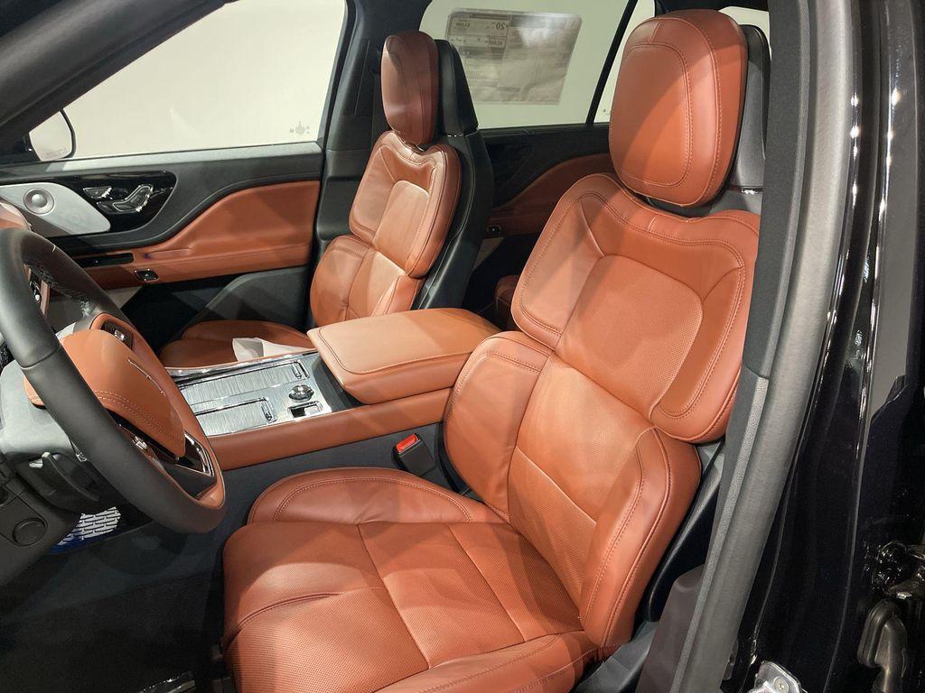 new 2025 Lincoln Aviator car, priced at $70,877