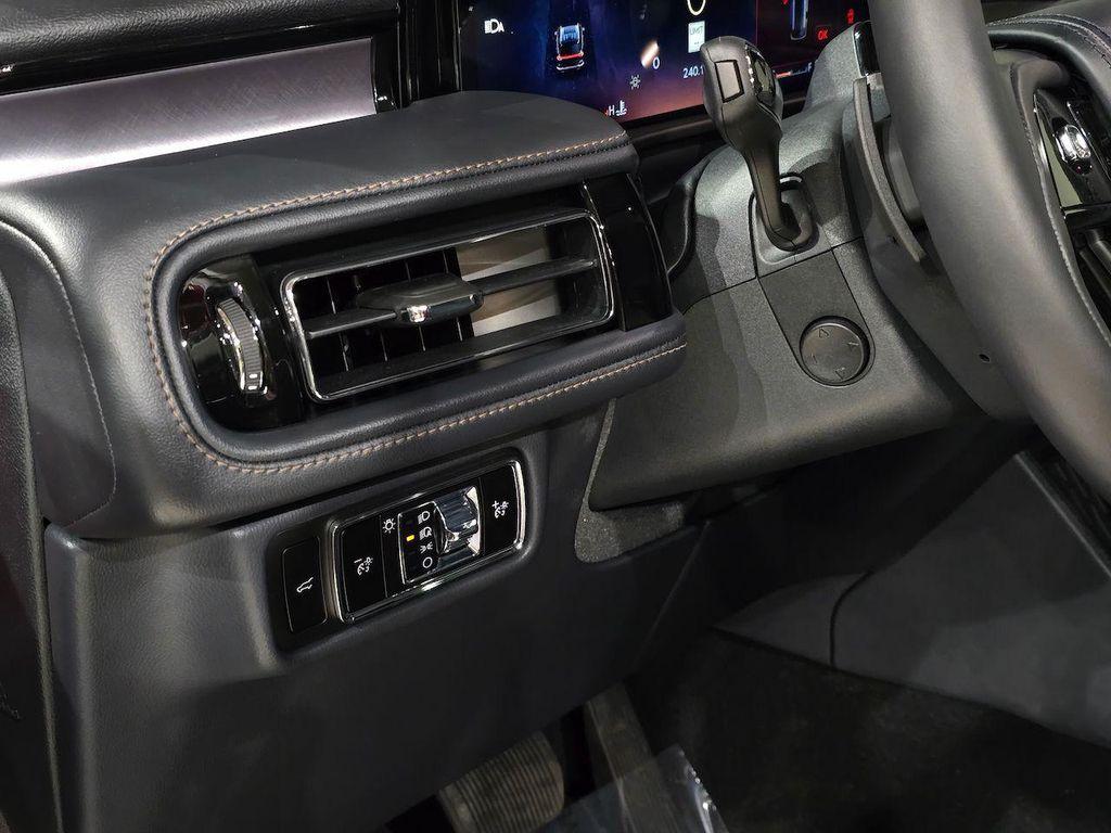 new 2025 Lincoln Aviator car, priced at $64,407