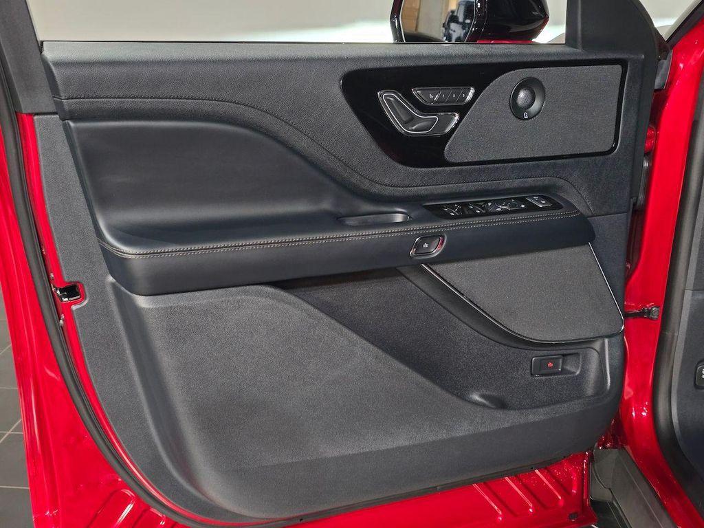 new 2025 Lincoln Aviator car, priced at $64,407