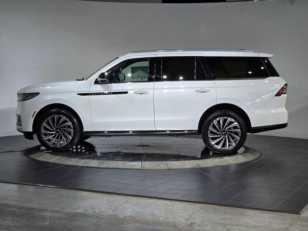 new 2025 Lincoln Navigator car, priced at $115,627
