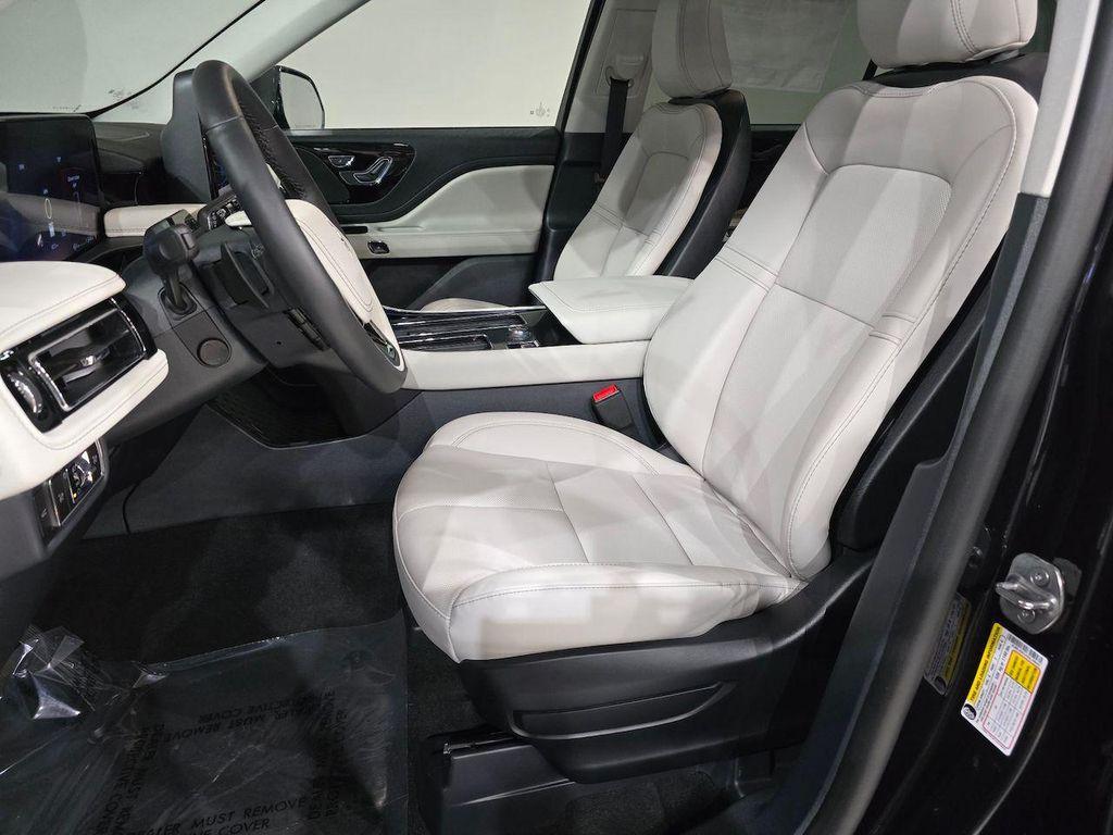 new 2025 Lincoln Aviator car, priced at $63,936