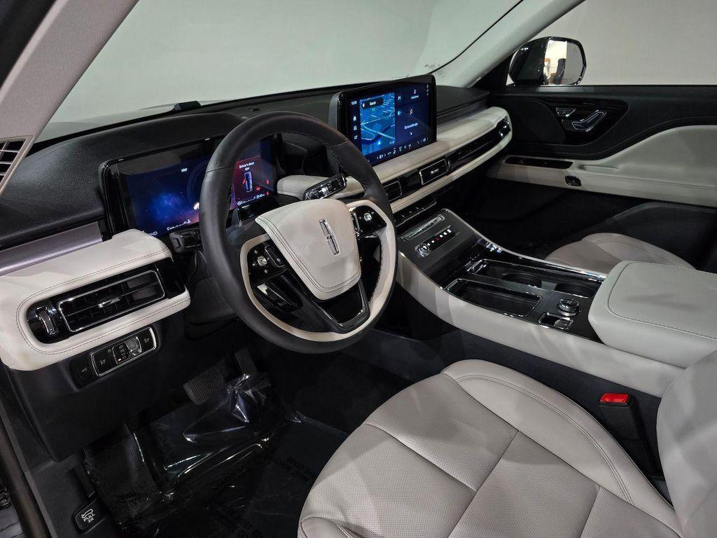 new 2025 Lincoln Aviator car, priced at $63,936