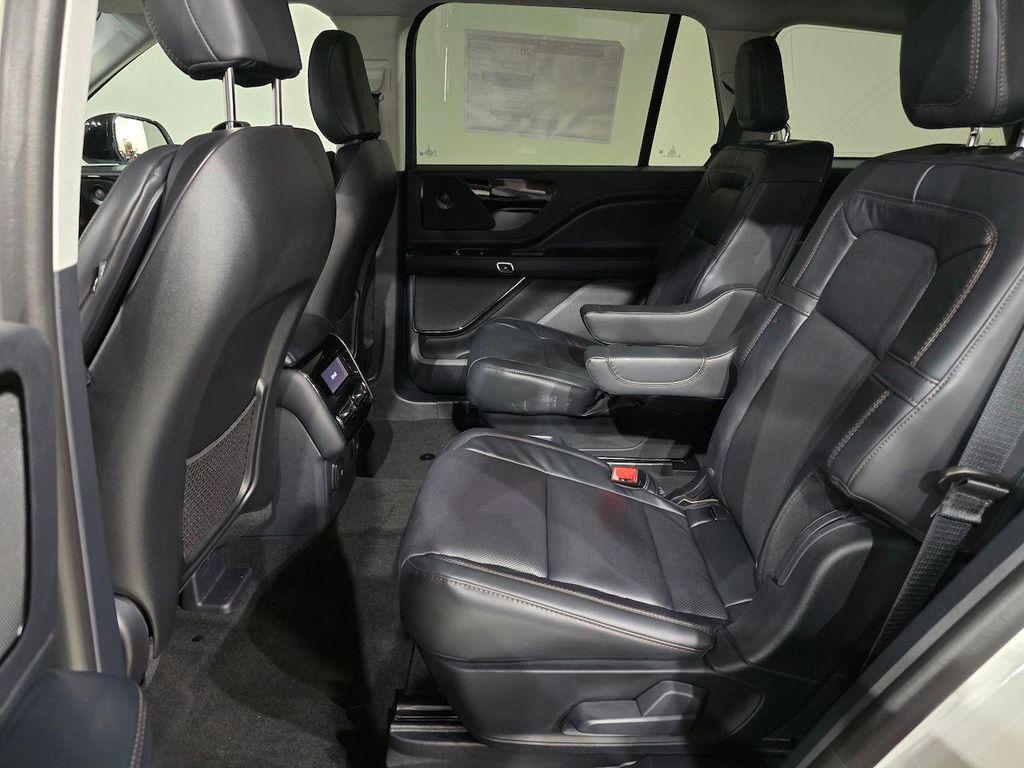 new 2025 Lincoln Aviator car, priced at $72,442