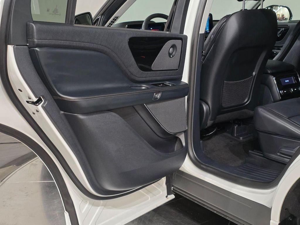 new 2025 Lincoln Aviator car, priced at $72,442
