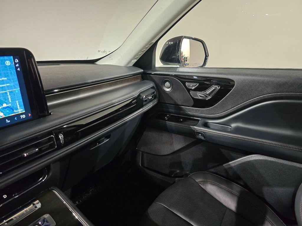 new 2025 Lincoln Aviator car, priced at $72,442