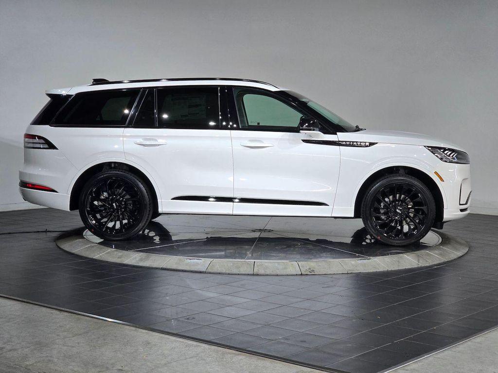 new 2025 Lincoln Aviator car, priced at $72,442