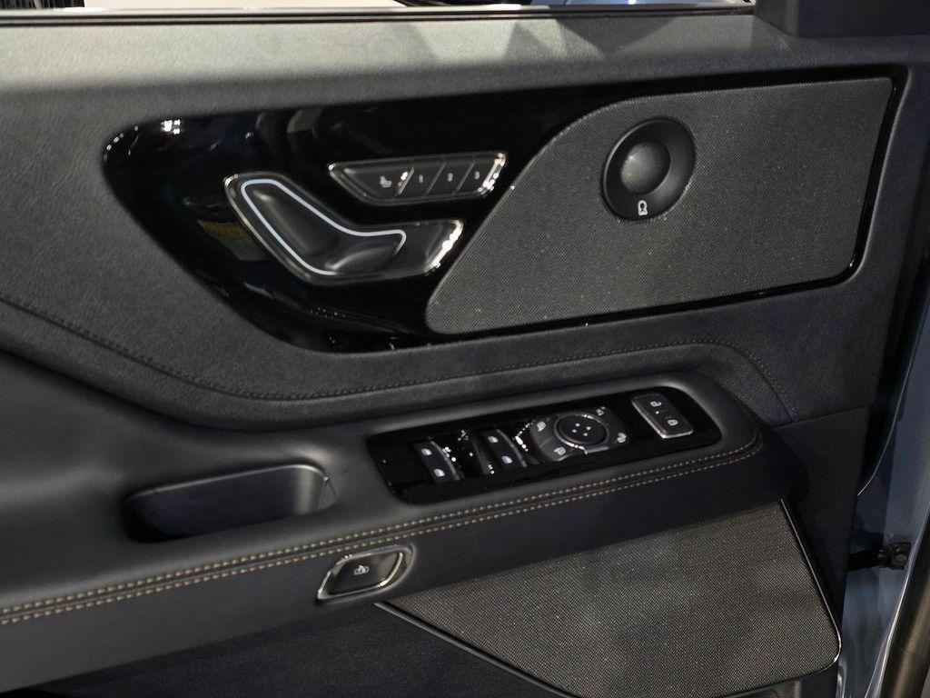 new 2025 Lincoln Aviator car, priced at $68,688