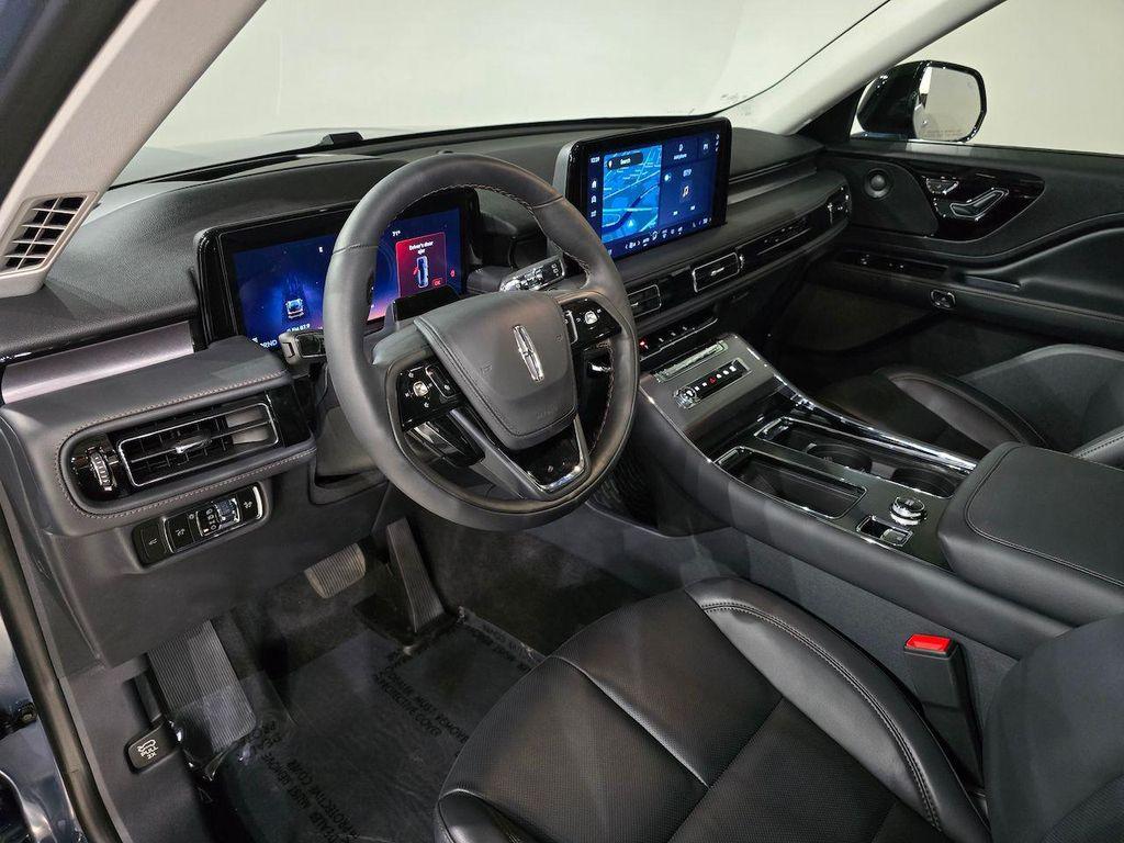 new 2025 Lincoln Aviator car, priced at $68,688