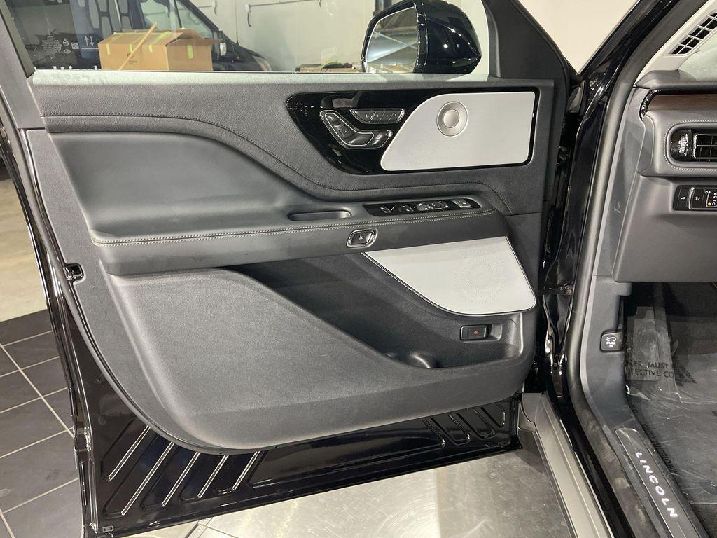 new 2025 Lincoln Aviator car, priced at $71,242