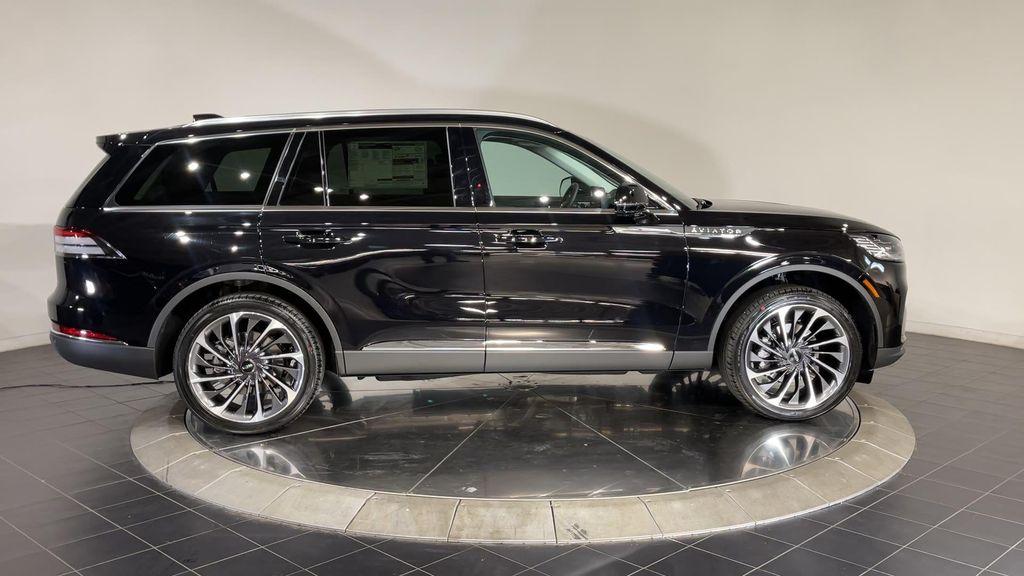 new 2025 Lincoln Aviator car, priced at $71,242