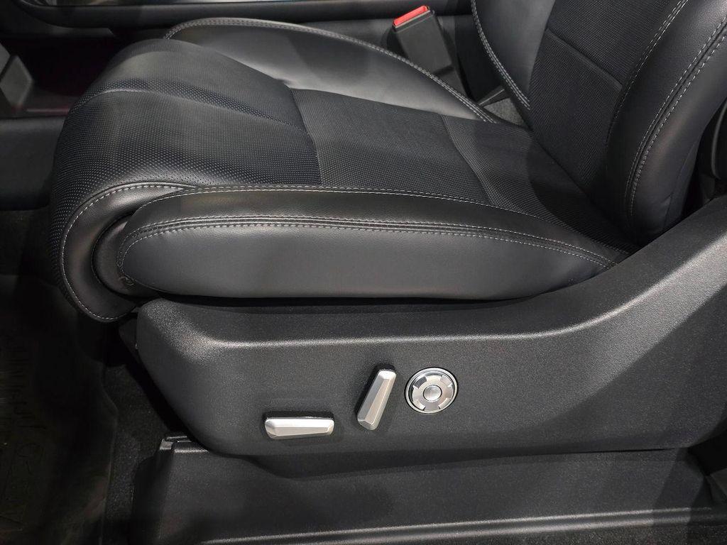 new 2025 Lincoln Navigator car, priced at $101,563