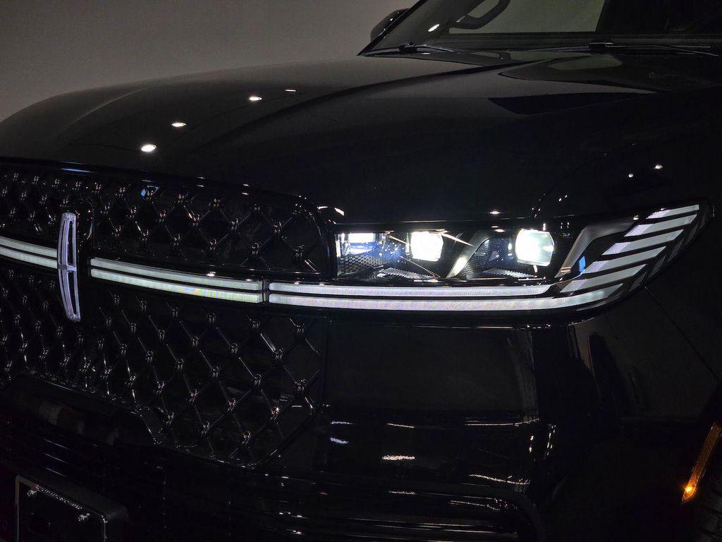new 2025 Lincoln Navigator car, priced at $101,563
