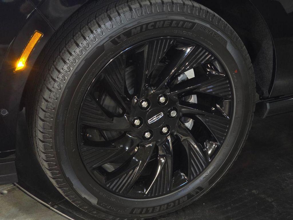 new 2025 Lincoln Navigator car, priced at $101,563
