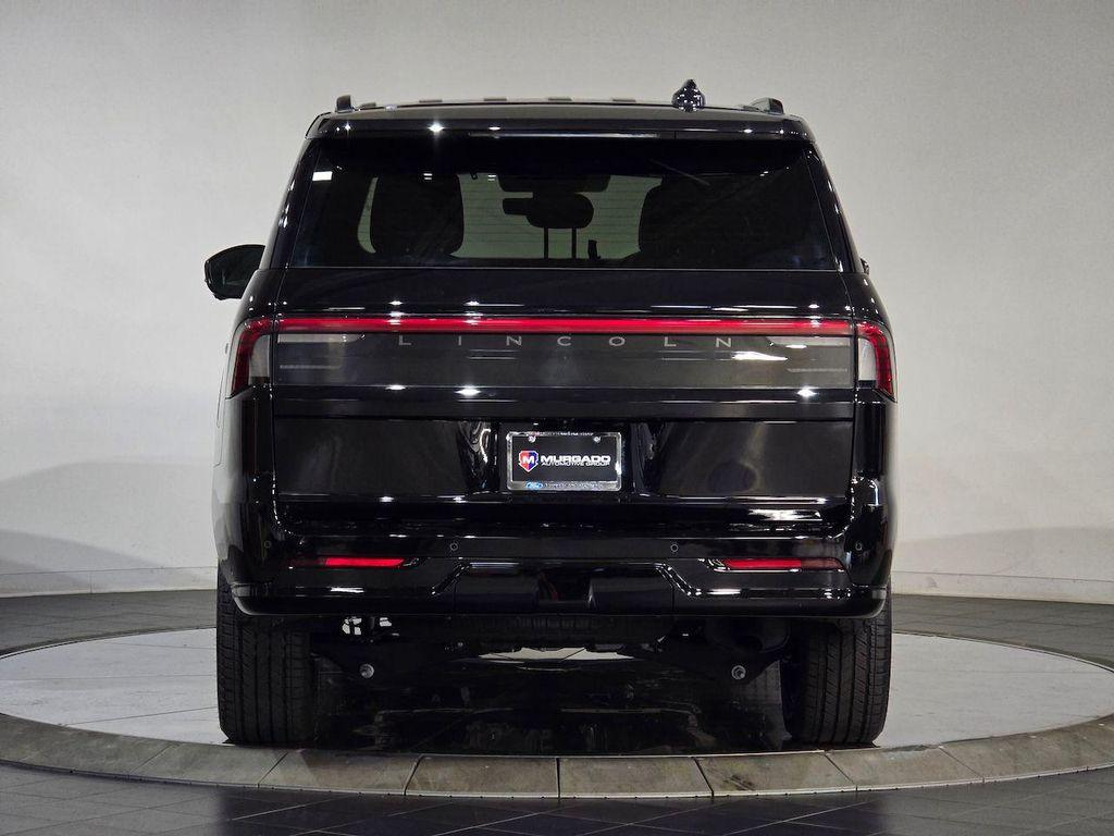 new 2025 Lincoln Navigator car, priced at $101,563