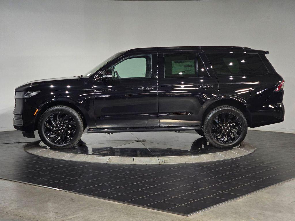 new 2025 Lincoln Navigator car, priced at $102,024
