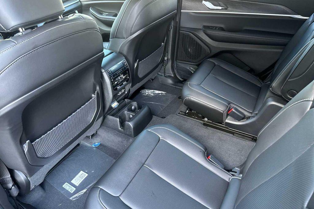 new 2025 Jeep Grand Cherokee L car, priced at $52,535