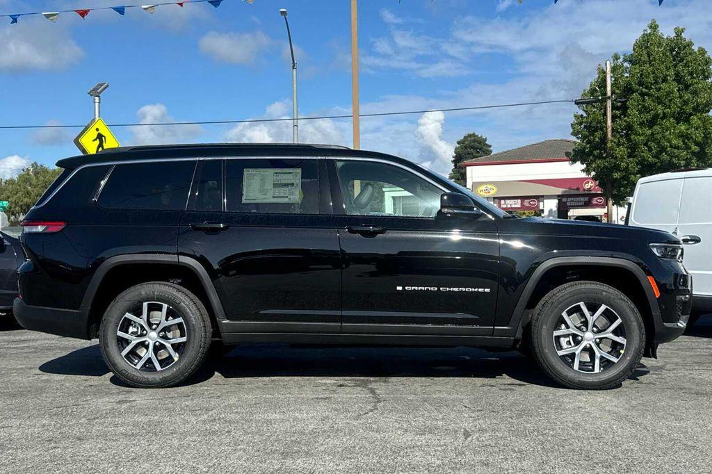 new 2025 Jeep Grand Cherokee L car, priced at $52,535