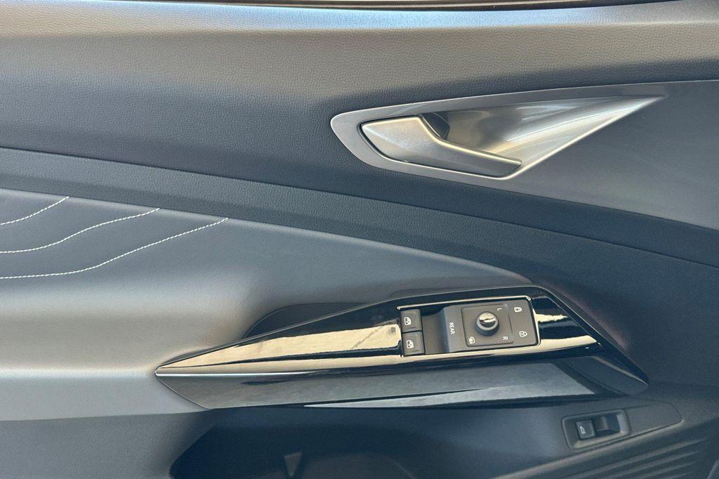 new 2025 Volkswagen ID.4 car, priced at $56,261