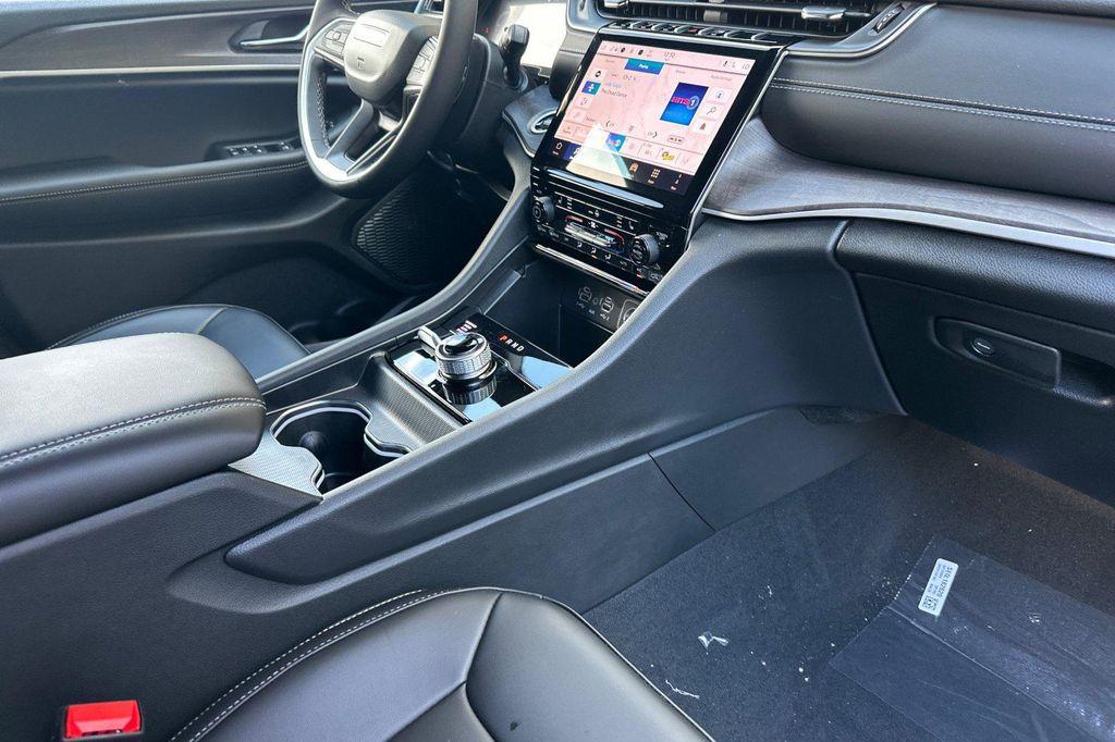 new 2025 Jeep Grand Cherokee car, priced at $51,480