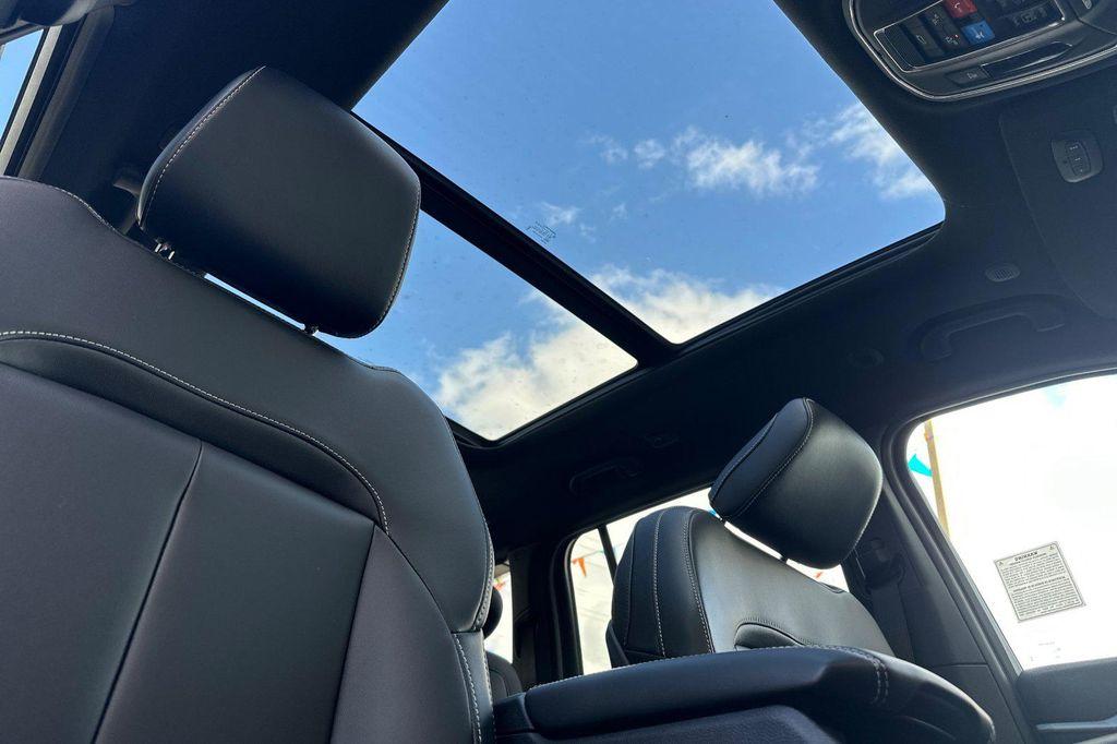 new 2025 Jeep Grand Cherokee car, priced at $51,480