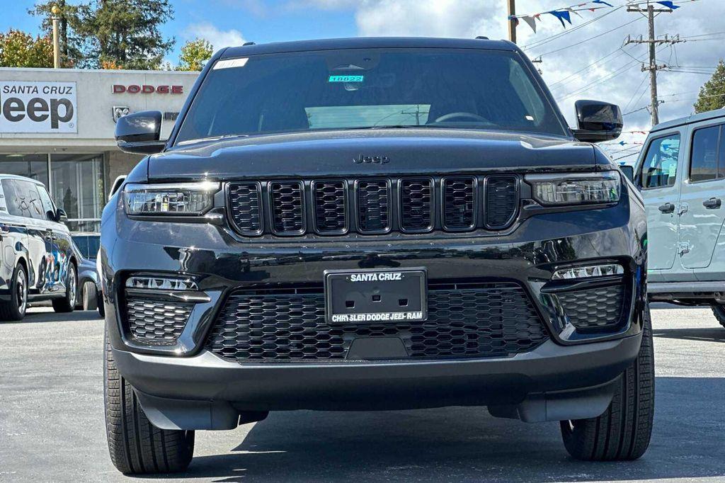 new 2025 Jeep Grand Cherokee car, priced at $51,480