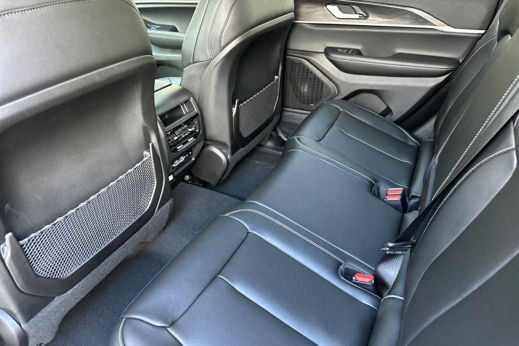 new 2025 Jeep Grand Cherokee car, priced at $51,480